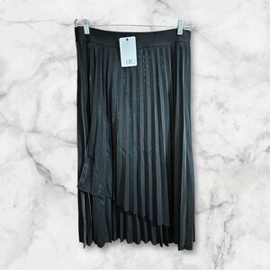 DR2 Black Pleated Silver Sheen Skirt Sz XL